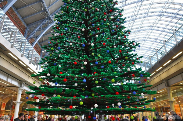 L'albero di Natale a St. Pancras, Londra