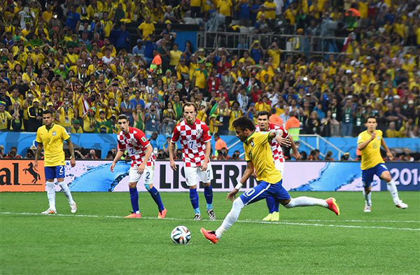 Il primo rigore regalo per il Brasile alla Coppa del Mondo 2014