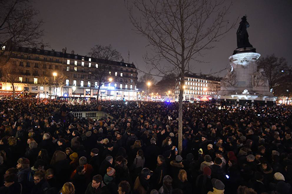 Manifestazione a Parigi per solidarietà dopo la strage al Charlie Hebdo