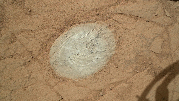 Curiosity spolvera Marte