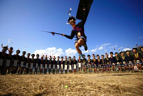 Ballo tradizionale della tribù Naga