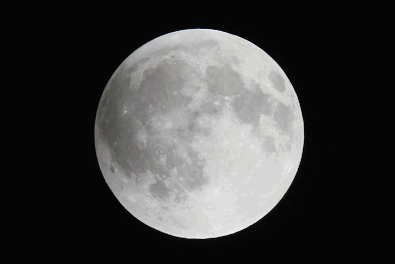 La prima eclissi totale di Luna del 2014 in una GIF