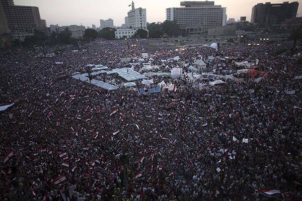 Oppositori del presidente Morsi in piazza Tahrir