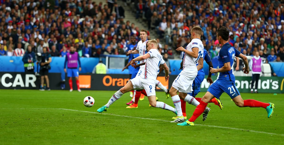 Kolbeinn Sigthorsson segna contro la Francia a Euro 2016