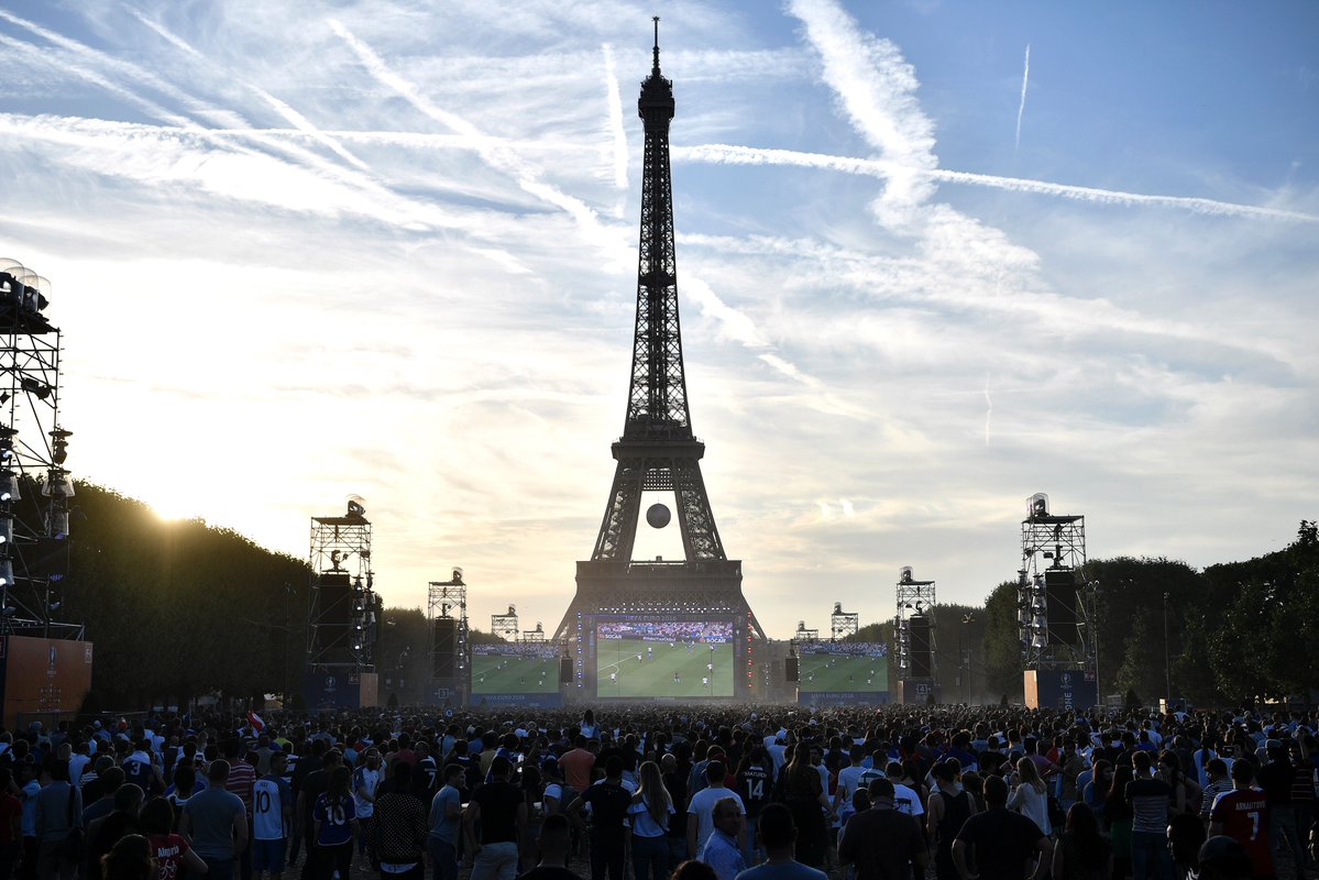 La fan zone di Parigi a Euro 2016