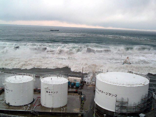 Lo tsunami che ha danneggiato la centrale nucleare giapponese