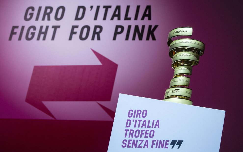 Il Trofeo Senza Fine del Giro d'Italia 2016