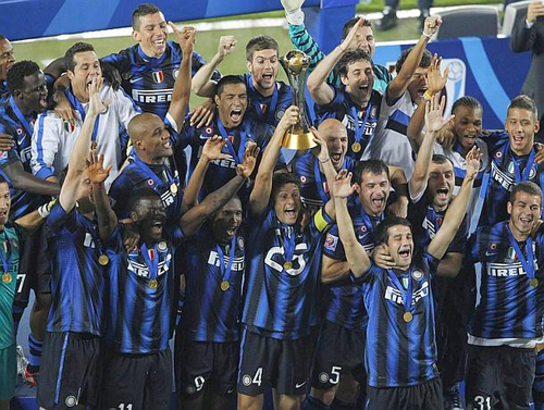 La squadra dell'Inter festeggia il successo nel FIFA Club World Cup