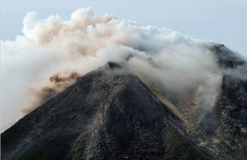 L'eruzione del vulcano Merapi