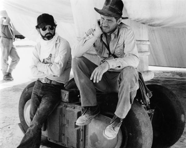 Spielberg e Ford sul set di Predatori dell'Arca perduta