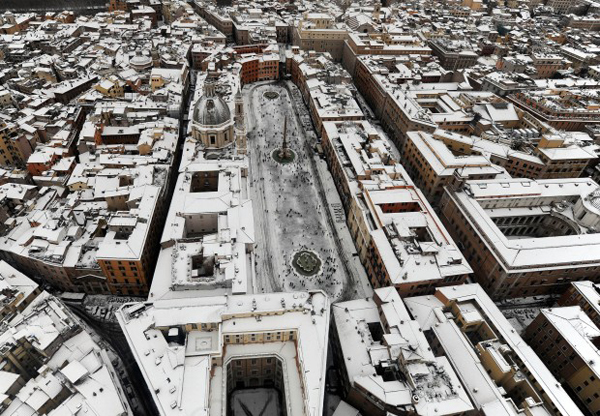 Piazza Navona sotto la neve