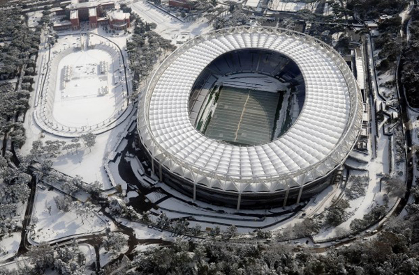 Lo stadio Olimpico sotto la neve