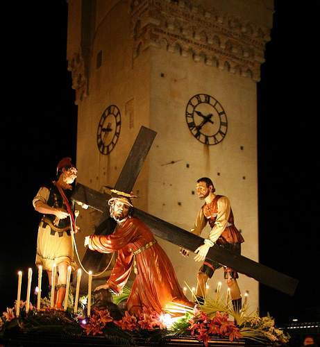 La Processione del Venerdì Santo sotto la Torretta a Savona