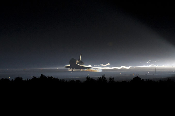 Lo Space Shuttle Atlantis atterra per l'ultima volta