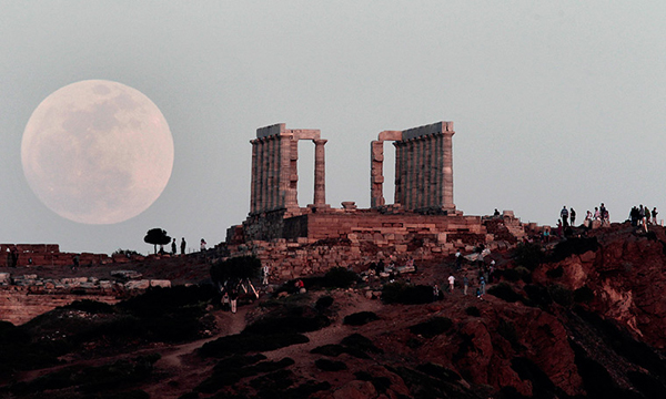 La Superluna ad Atene