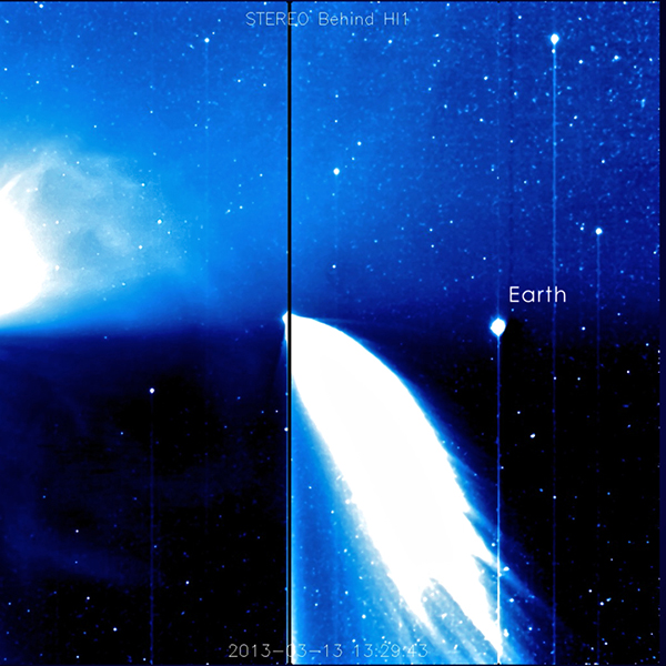 La Terra e una cometa riprese dalla sonda STEREO-B
