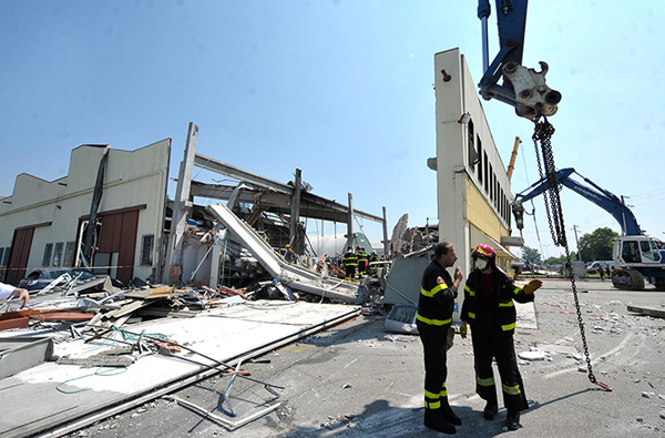 Capannoni distrutti dal terremoto in Emilia Romagna