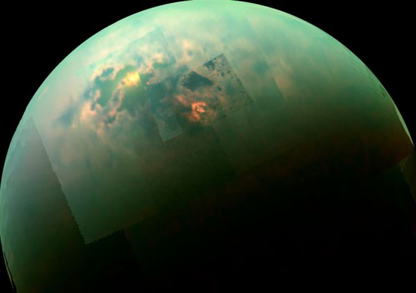 Il Sole si riflette sui mari di Titano
