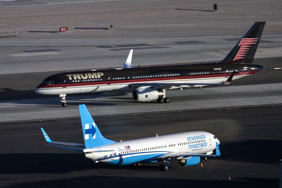 Gli aerei di Trump e Clinton a Las Vegas