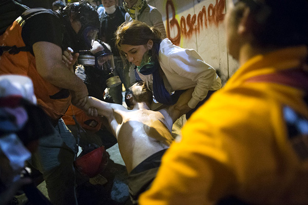 Un ferito tra i manifestanti turchi
