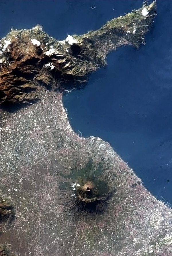 Il Vesuvio visto dallo spazio