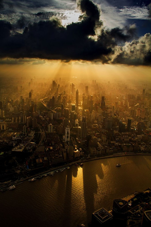 La foto di Shanghai scattata da una gru