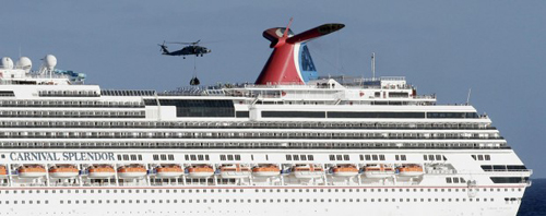 I soccorsi della marina militare americana alla Carnival Splendor in avaria