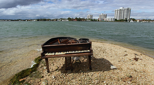 Il pianoforte sulla spiaggia di Miami